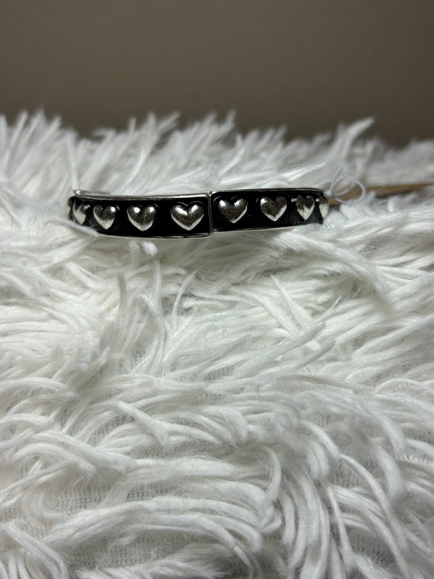 Metal Large Heart Stretch Bracelet