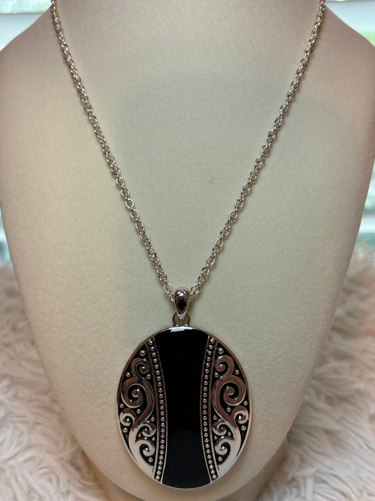 Oval Pendant Necklace Set