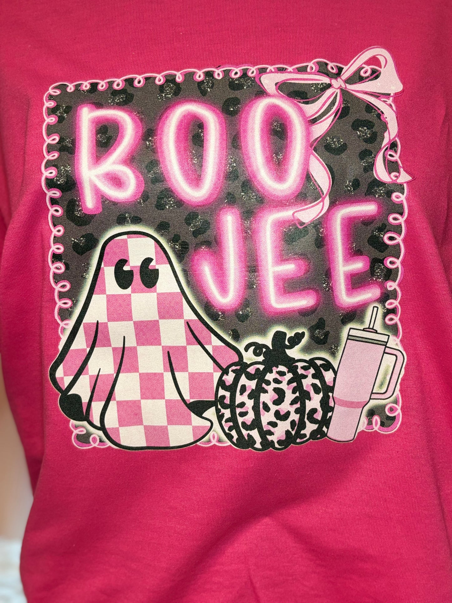Pink heat press t-shirt with 'BOO JEE' Halloween graphic - ghost, pumpkin, tumbler