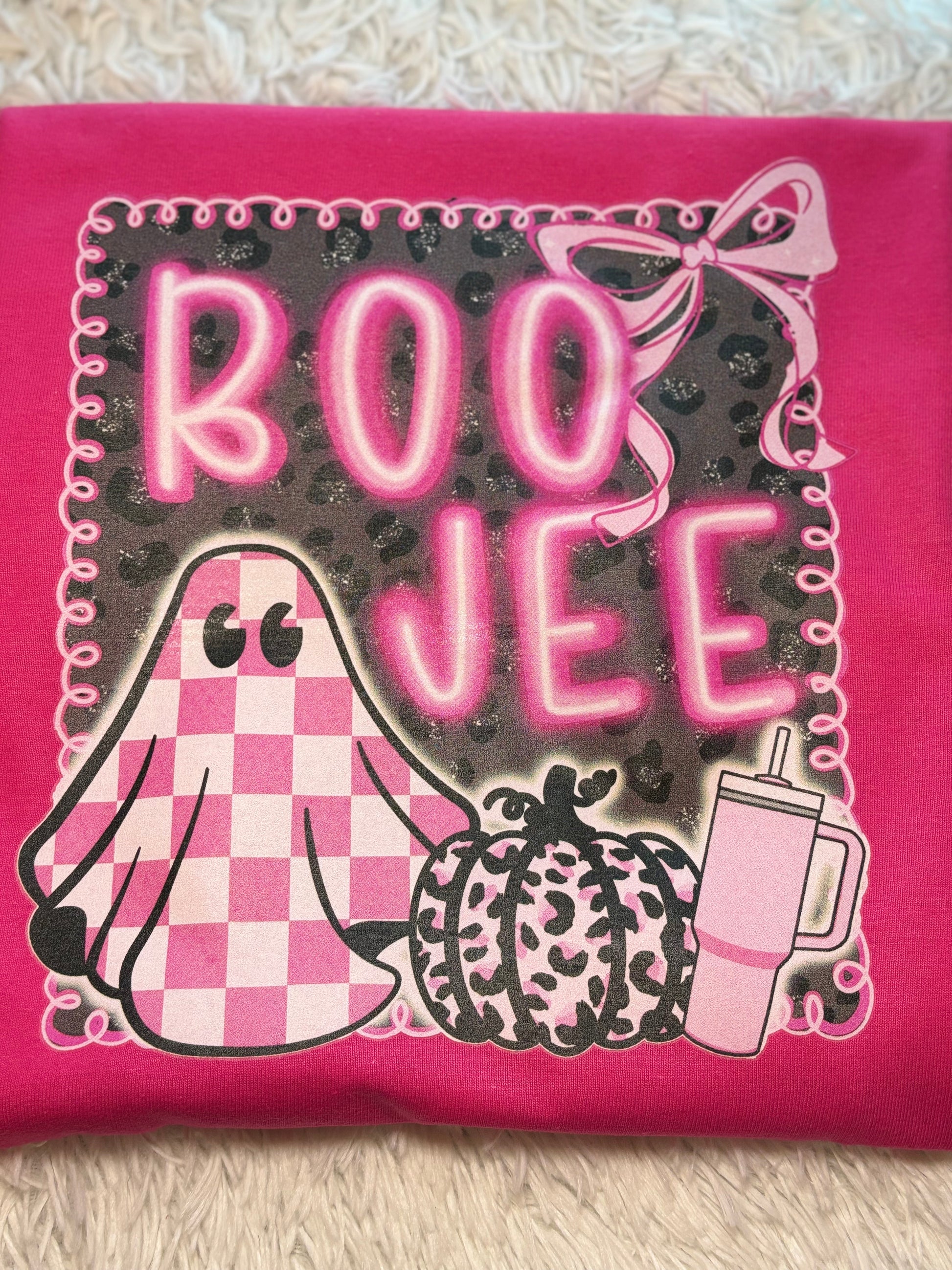 Pink heat press t-shirt with 'BOO JEE' Halloween graphic - ghost, pumpkin, tumbler