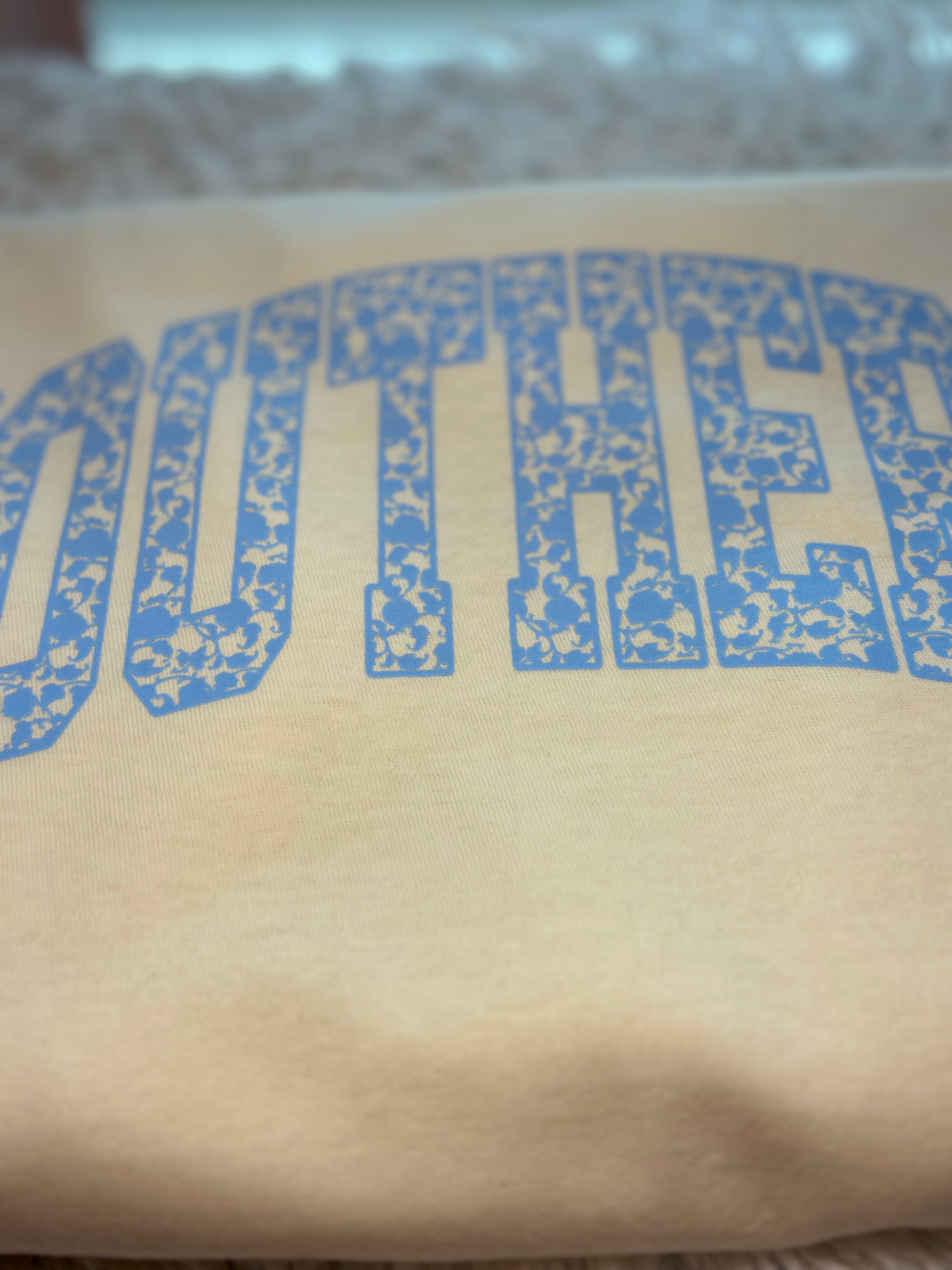 Beige heat press t-shirt with lace 'SOUTHERN' printed in blue