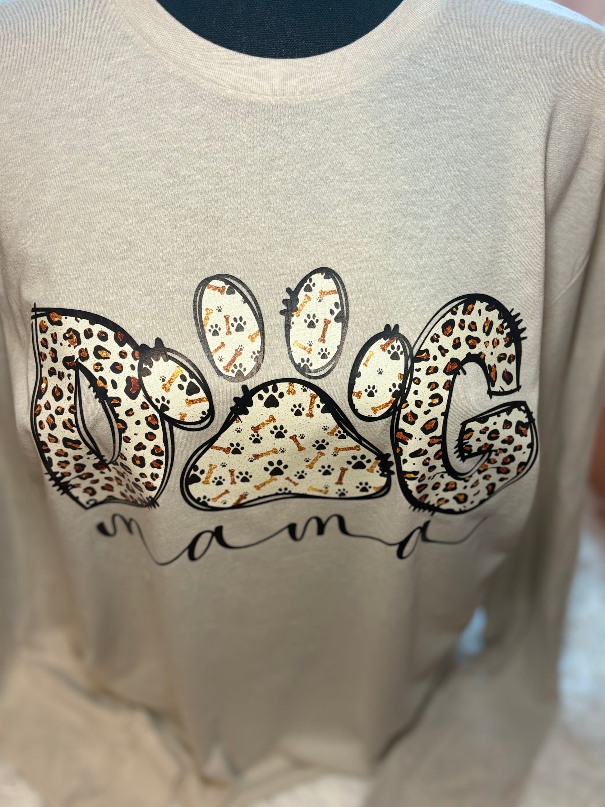 Beige heat press long-sleeve shirt with 'Dog Mama' design- leopard print