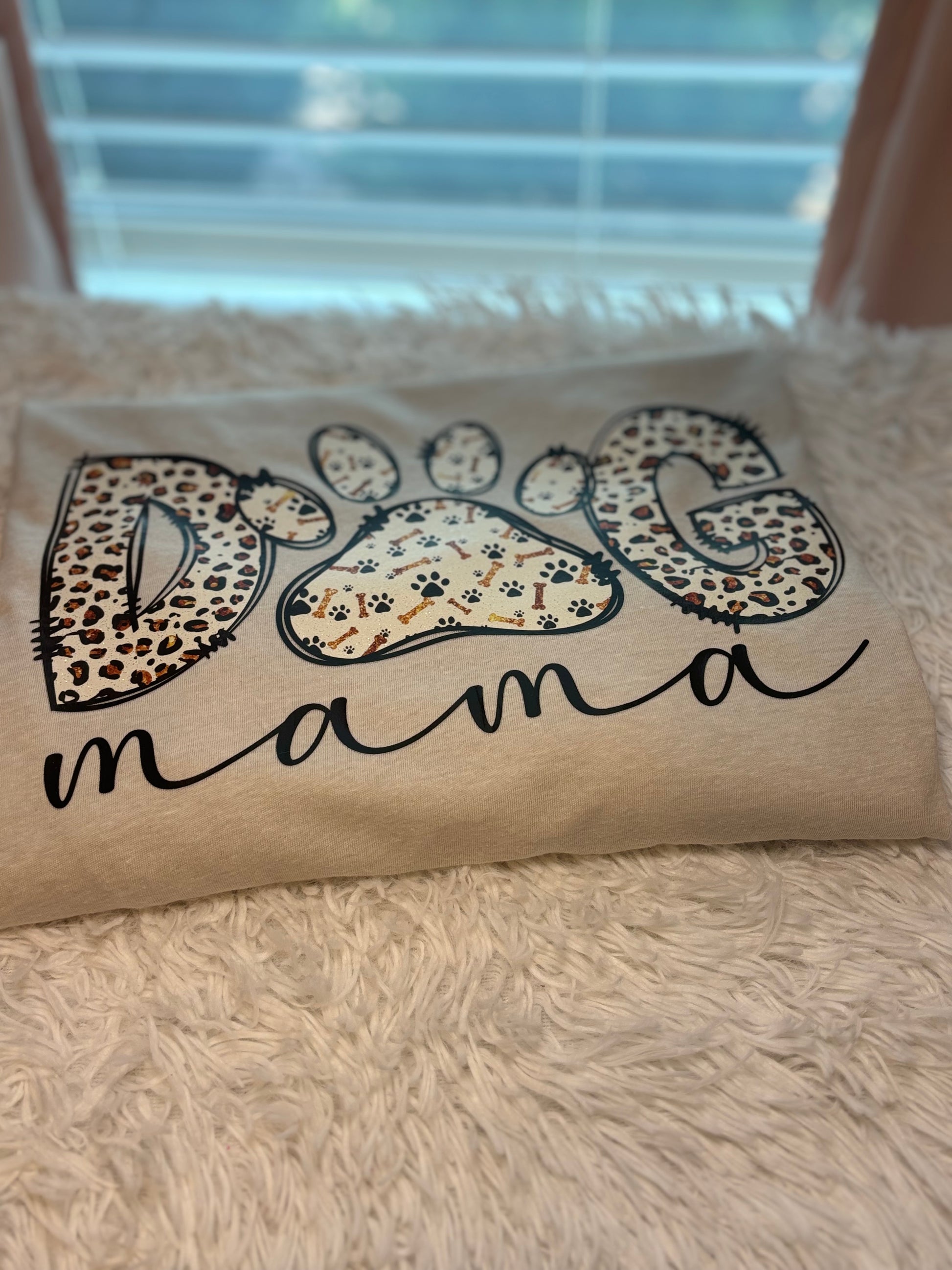 Beige heat press long-sleeve shirt with 'Dog Mama' design- leopard print