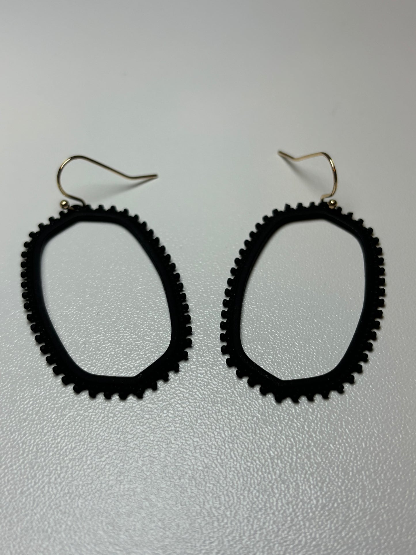 Black Lightweight Dangle Earrings