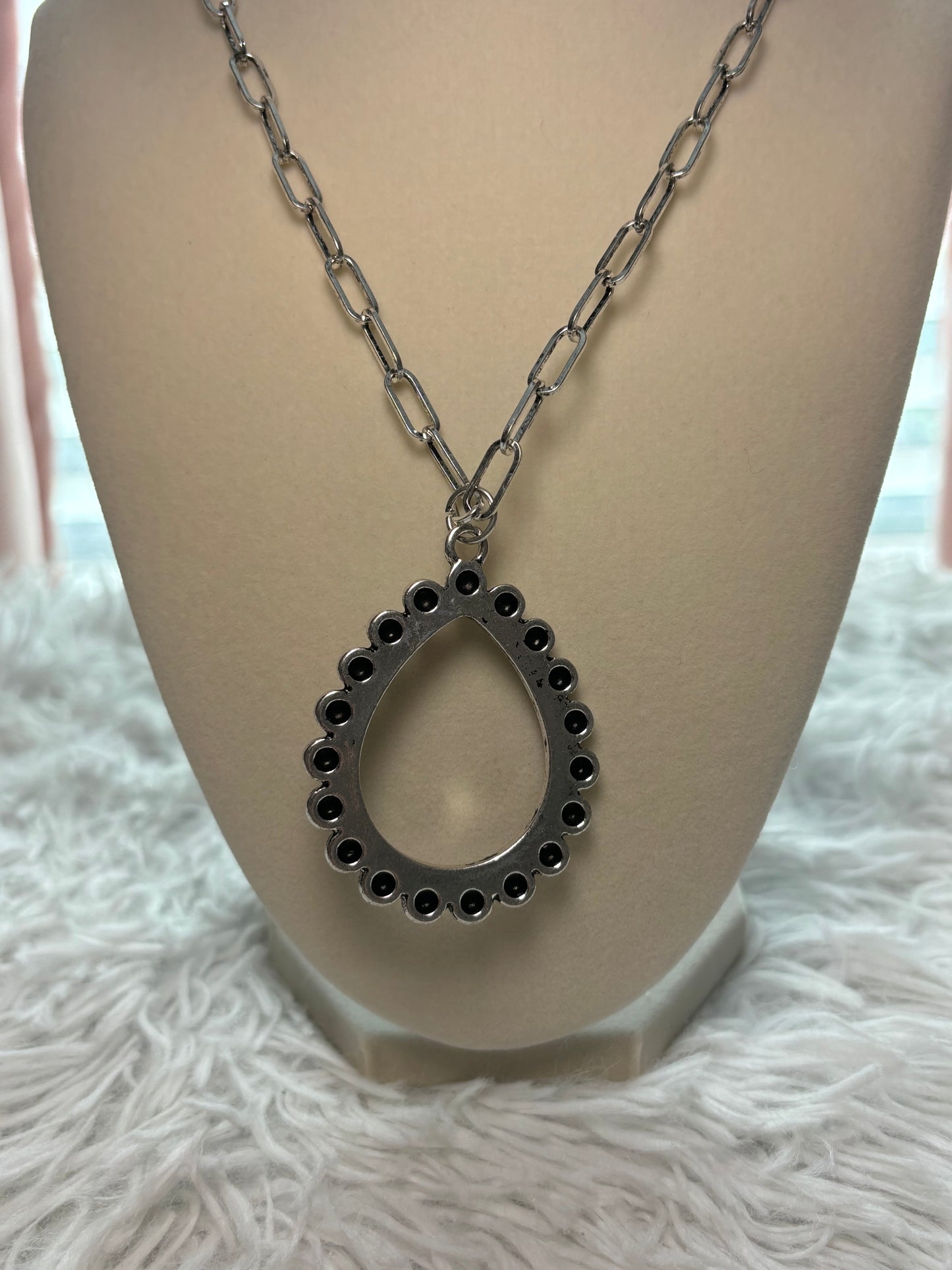Western Teardrop Bubble Necklace