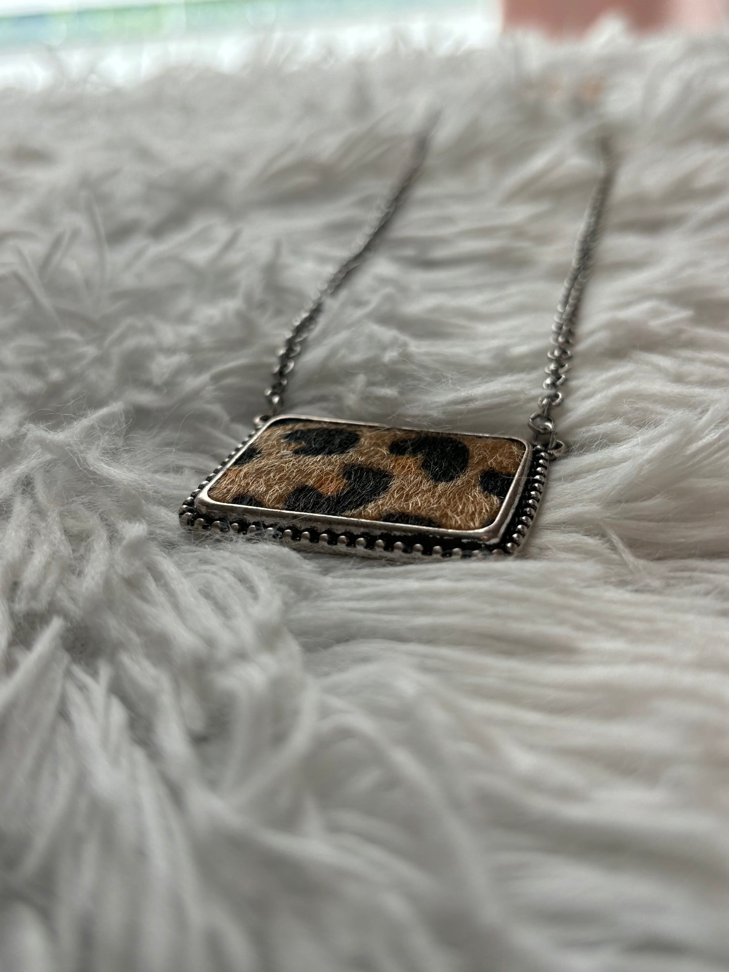 Western Leopard Fur Necklace Set