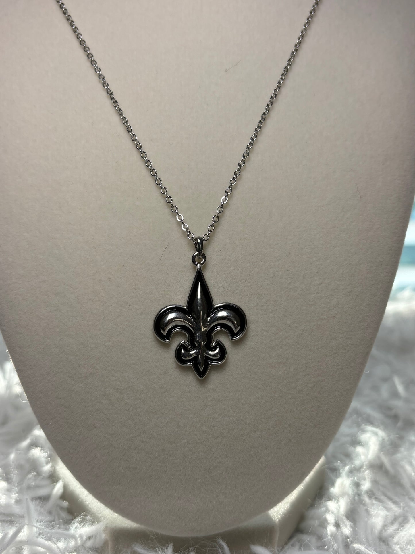 Fleur De Lis Pendant Necklace