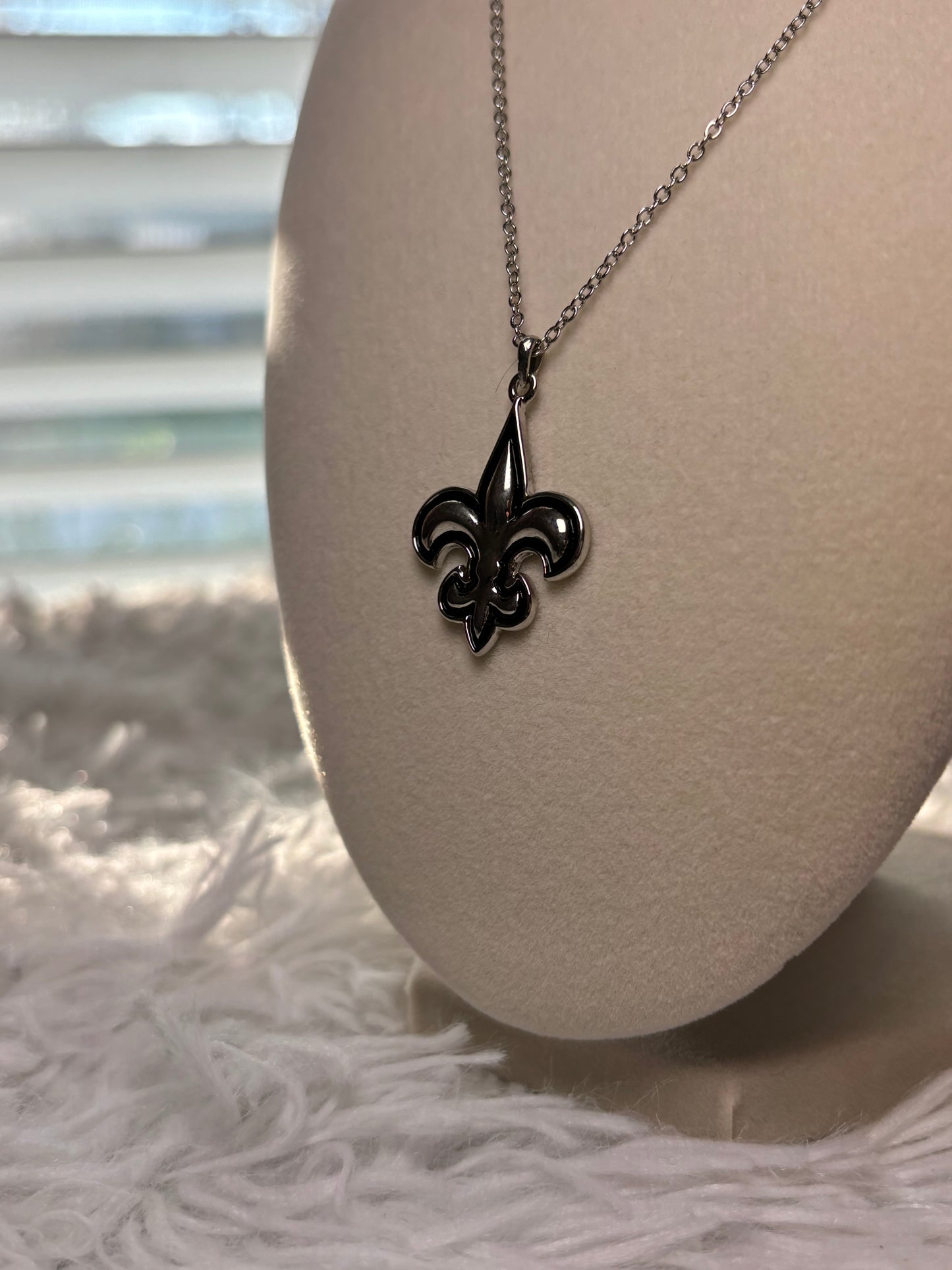 Fleur De Lis Pendant Necklace