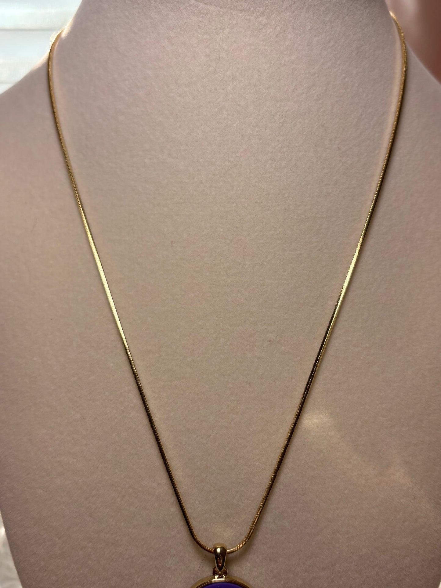 Gold Fleur De Lis Pendant Necklace