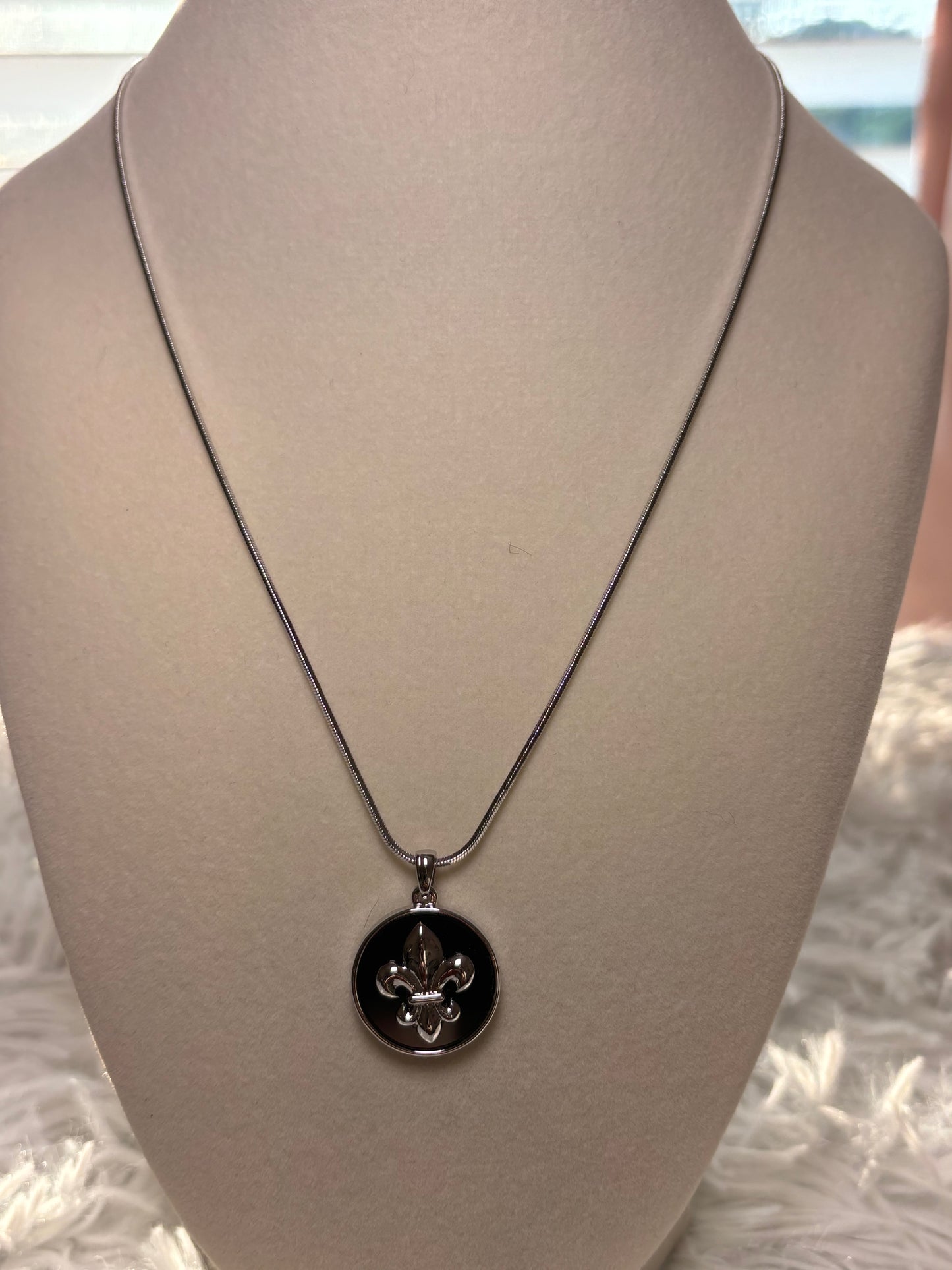 Fleur De Lis Pendant Necklace