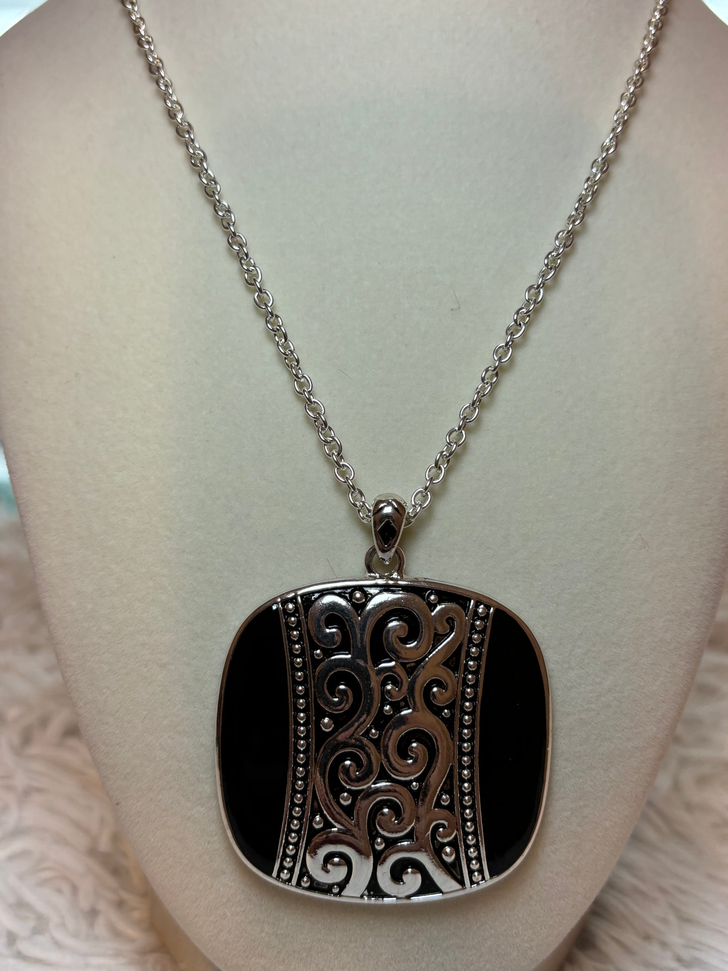 Square Pendant Necklace Set