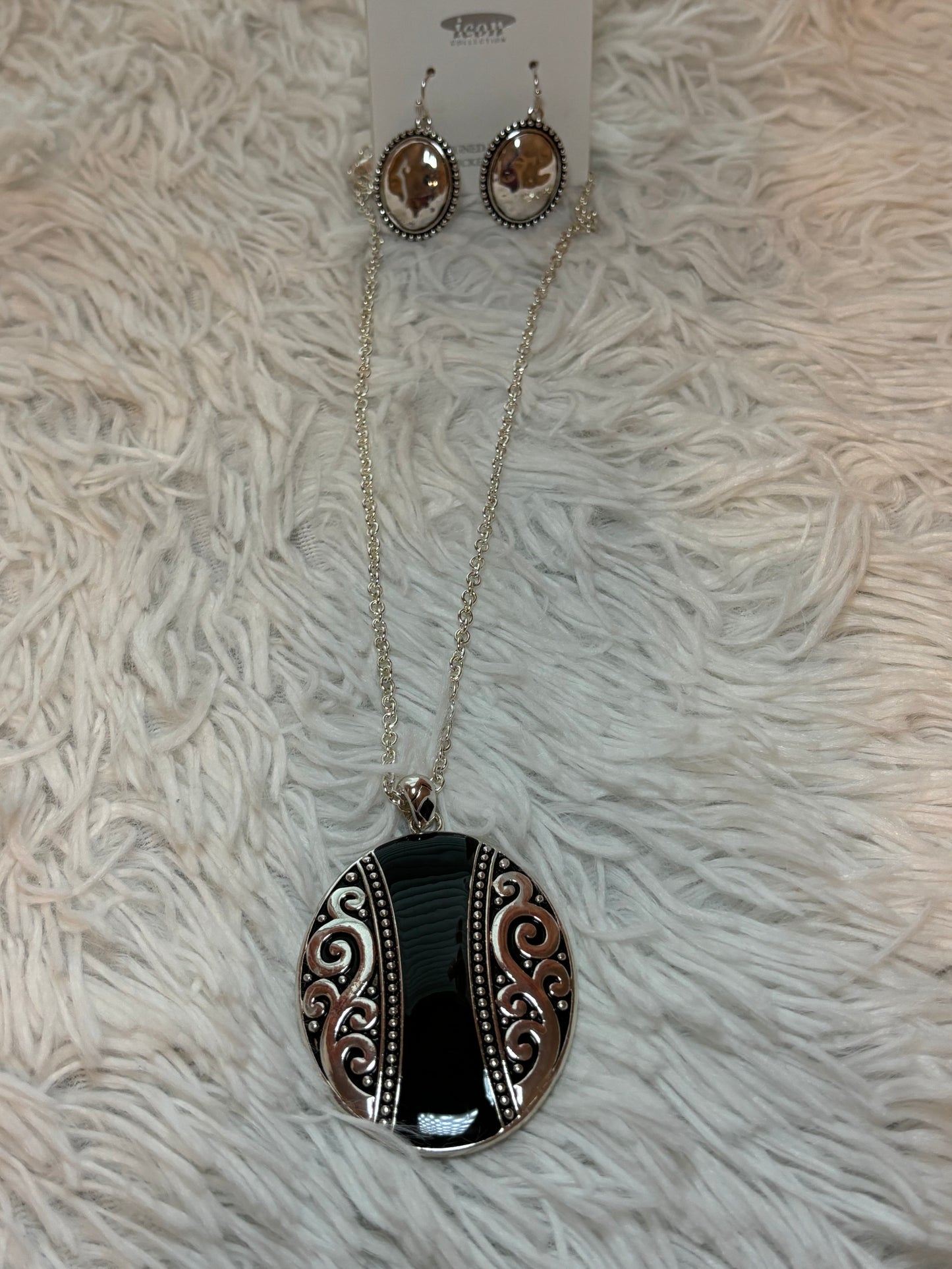 Oval Pendant Necklace Set