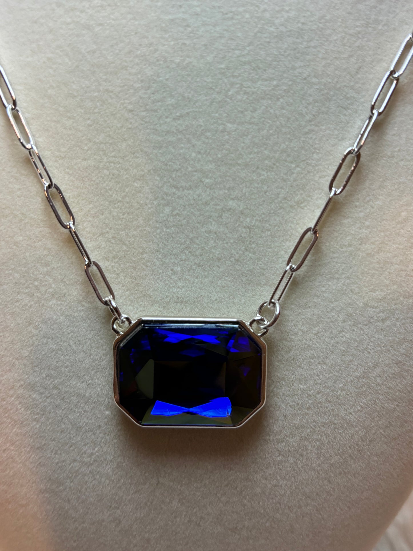 Rhinestone Pendant Necklace
