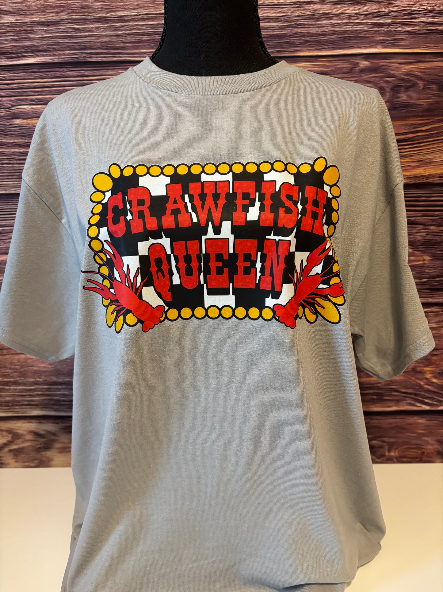 Crawfish Queen Tee – Southern Cajun Crawfish Graphic