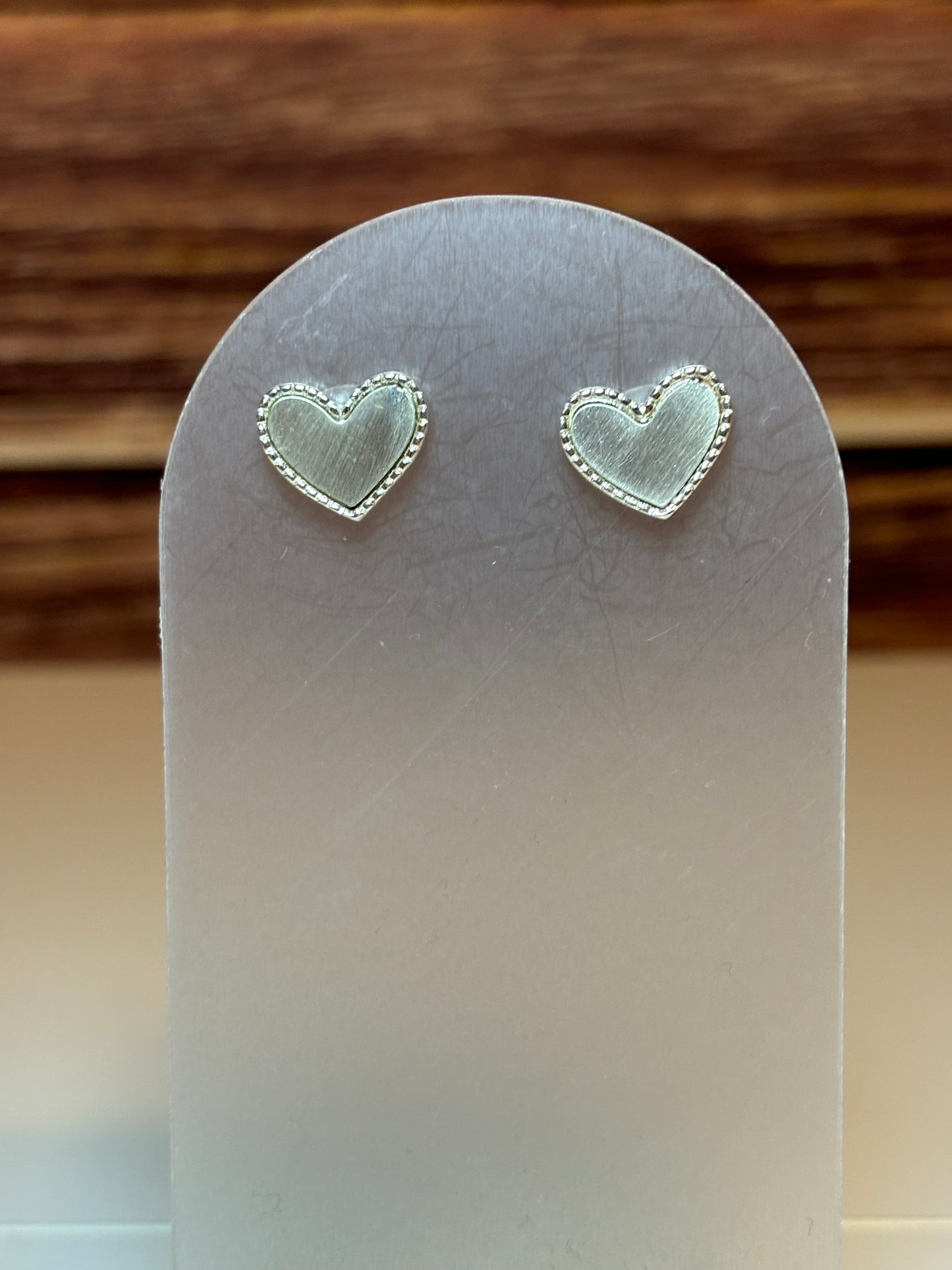 🤍 Silver Heart Stud Earrings