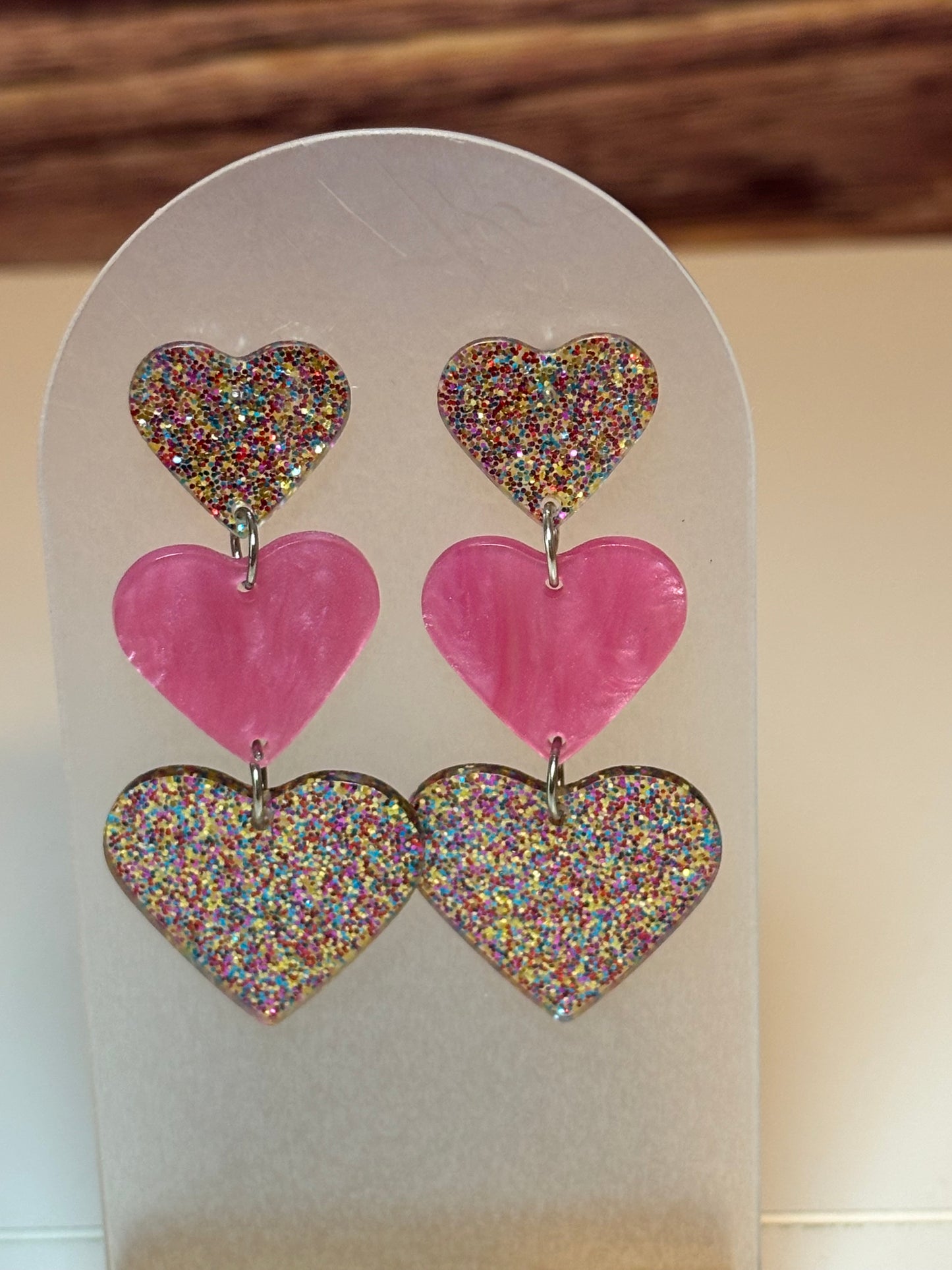 Triple Heart Dangle Earrings – Pink Pearl & Rainbow Glitter Acrylic